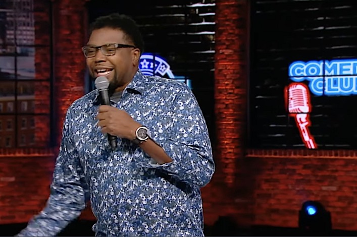 El comediante cristiano Bone Hampton sufre de insuficiencia cardíaca y recibe la orden de 'permanecer fuera del escenario por tiempo indefinido'