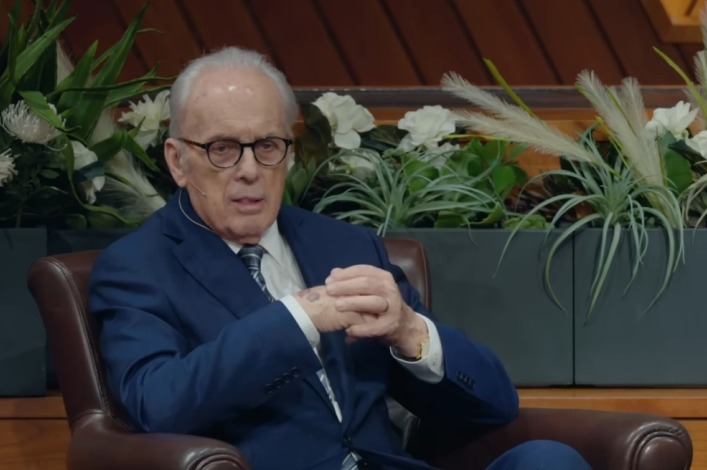 John MacArthur es dado de alta tras complicaciones en su recuperación