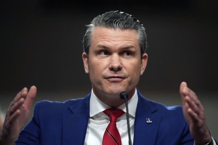 Secretario de Defensa genera críticas por orar al "Rey Jesús" durante un acto en el Pentágono