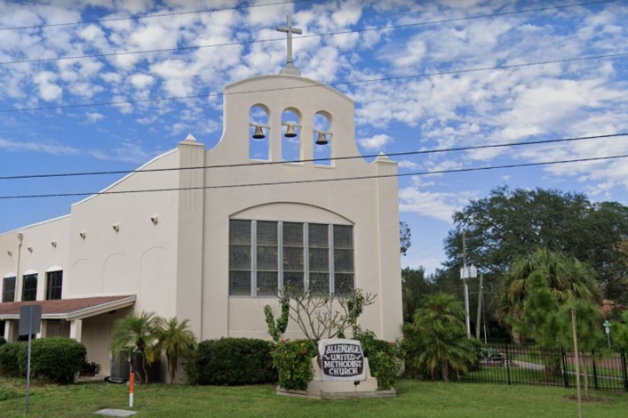 Iglesia de Florida cobra 10.000 dólares a la oficina del sheriff por usar su parqueo