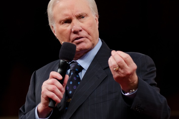 Jimmy Swaggart, famoso teleevangelista caído en desgracia por escándalo, muere a los 90 años