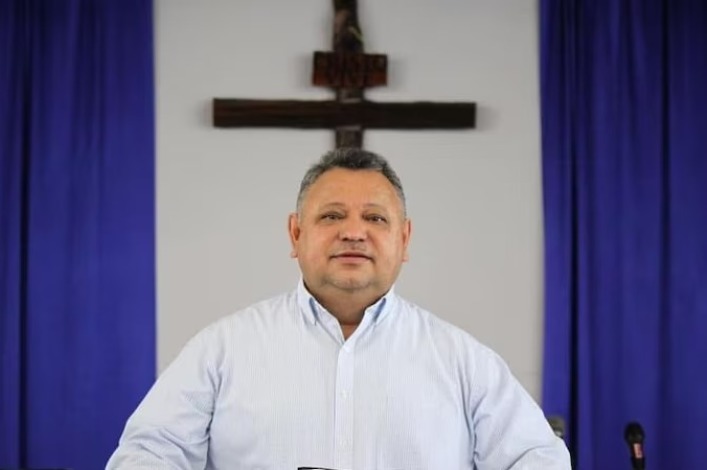 Inmigración arrestó a pastor que se quedó más de la cuenta con su visa vencida hace 24 años