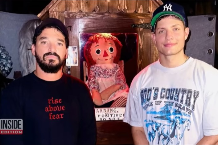 La muñeca Annabelle se convierte en una atracción de feria. ¿Qué podría salir mal? 