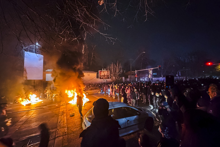 "Irán está en graves problemas", advierte Trump mientras el mundo observa señales de colapso