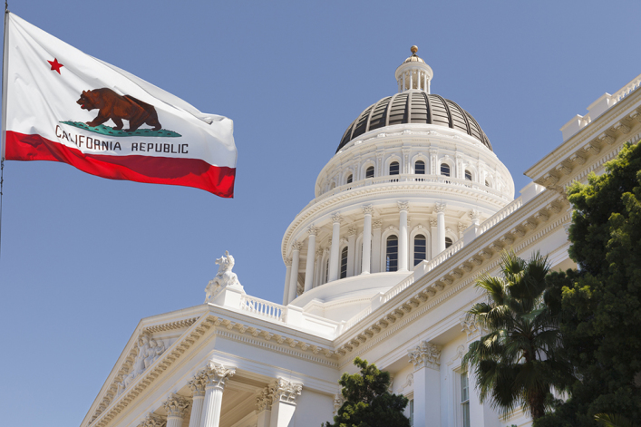 Coalición interreligiosa respalda proyecto de ley para proteger servicios de culto en California
