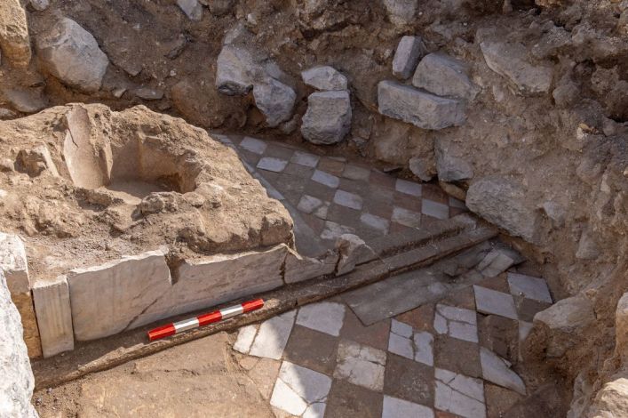 Descubren antiguo artefacto cerca del Mar de Galilea que podría revelar prácticas bautismales primitivas