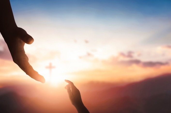 Si Dios es omnisciente, ¿cómo puede el hombre tener libre albedrío?
