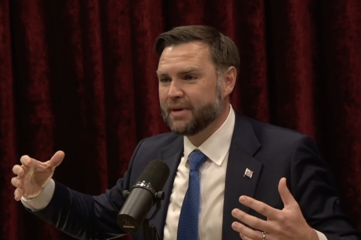 JD Vance explica sus creencias sobre extraterrestres y demonios a Joe Rogan: "una conversación muy extraña"