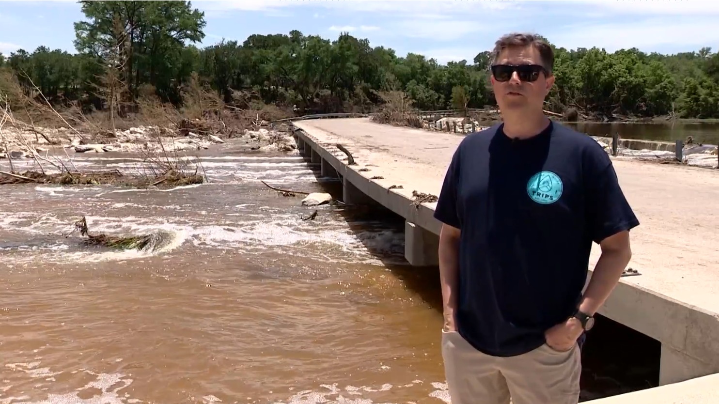 Pastor de una mega-iglesia recuerda cómo escapó con su familia de la inundación en Texas