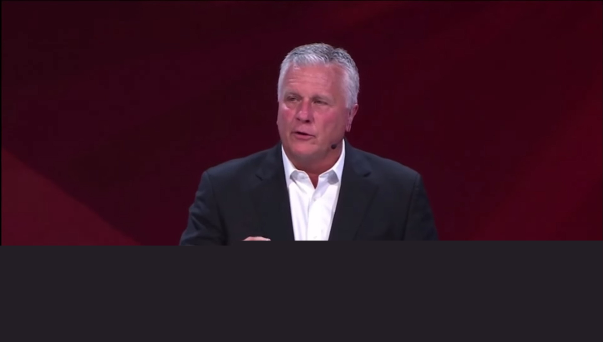 Asambleas de Dios busca detener declaración de su director ejecutivo Doug Clay en demanda por abuso en Chi Alpha