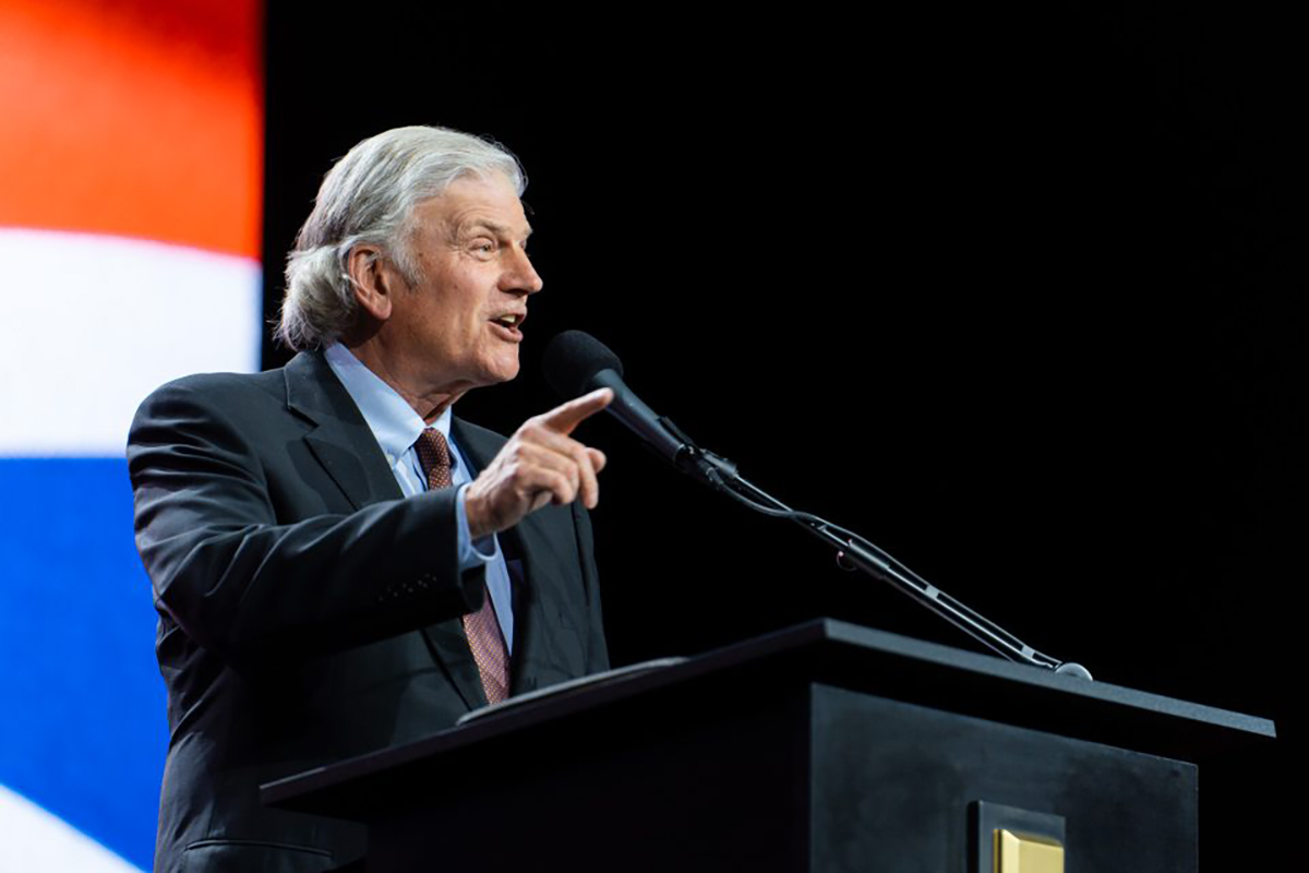 Asociación Evangelística Billy Graham y Samaritan’s Purse se desvinculan de la ECFA por política sobre liderazgo