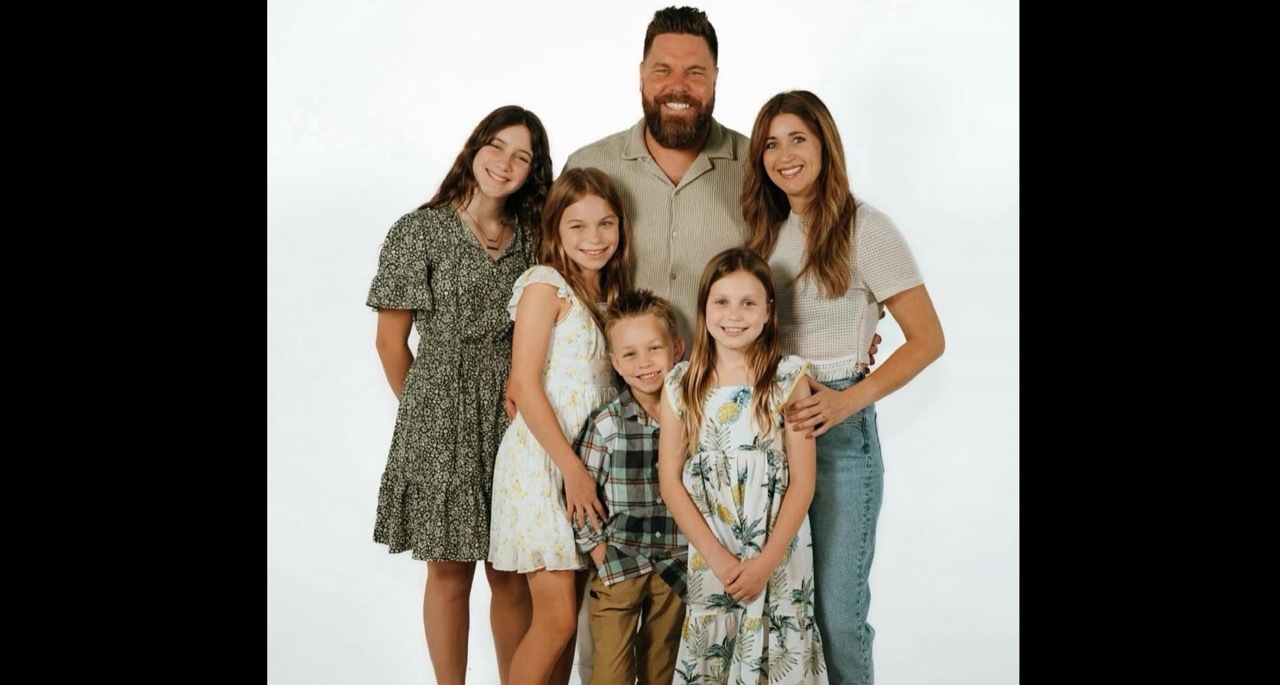 Iglesia en Florida lamenta la muerte de pastor, padre de 4 hijos, en un accidente