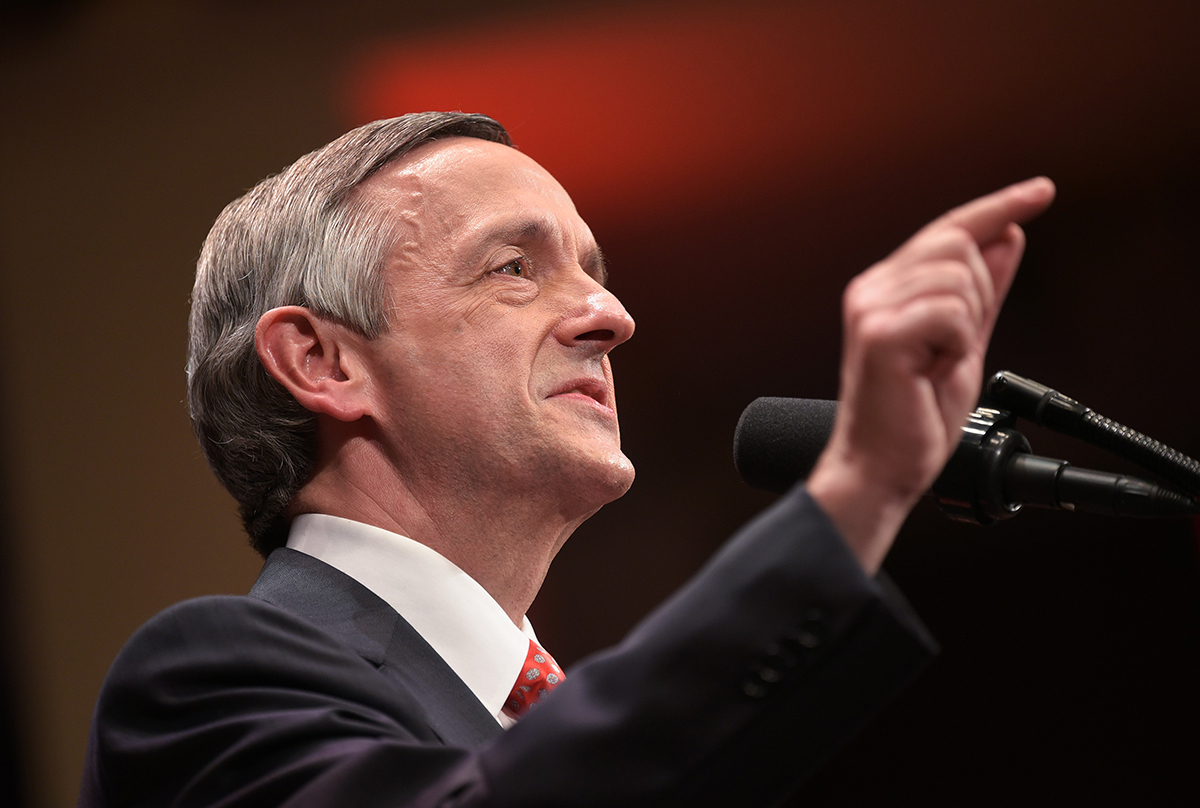 Robert Jeffress habla sobre bendiciones pasadas de Estados Unidos y su futuro, en vísperas del 250 aniversario de independencia