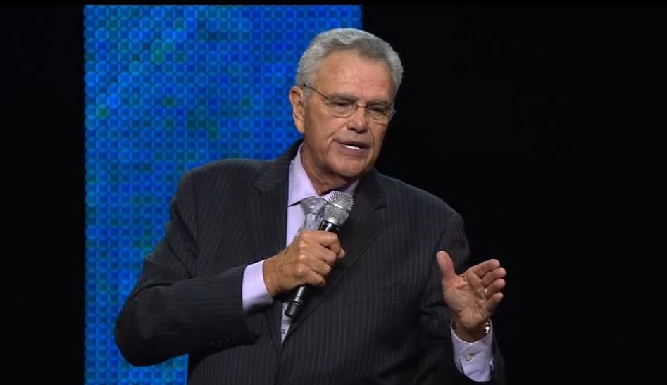 El tele-evangelista James Robison muere a los 82 años