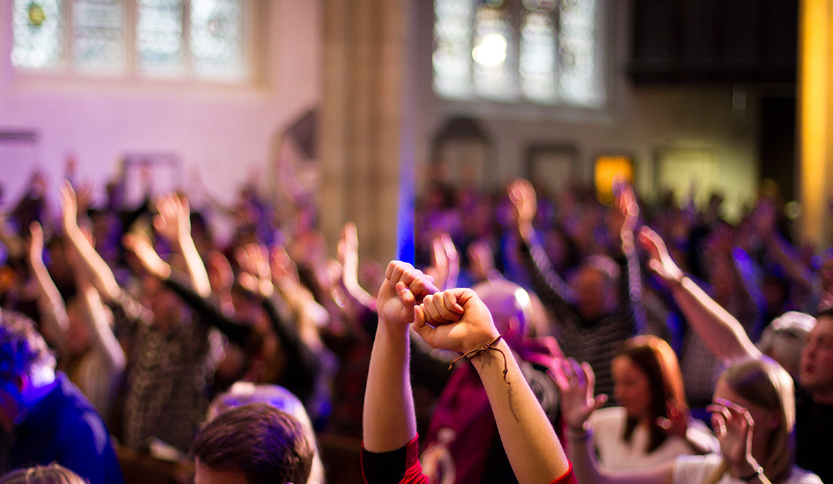 Jóvenes protestantes impulsan un renovado interés por la liturgia en la iglesia